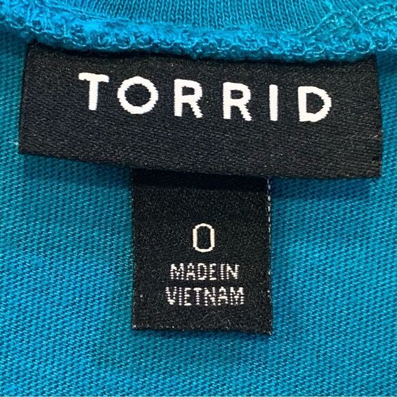 Torrid V Neck Lace Sleeve Raglan Top - Teal color Size Large - Picture 5 of 10